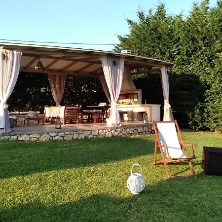 Adelais * Tsoukaládhes