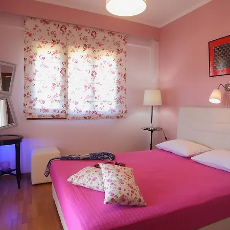 Adelais * Tsoukaládhes